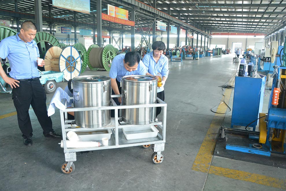 送料器工廠發綠豆湯