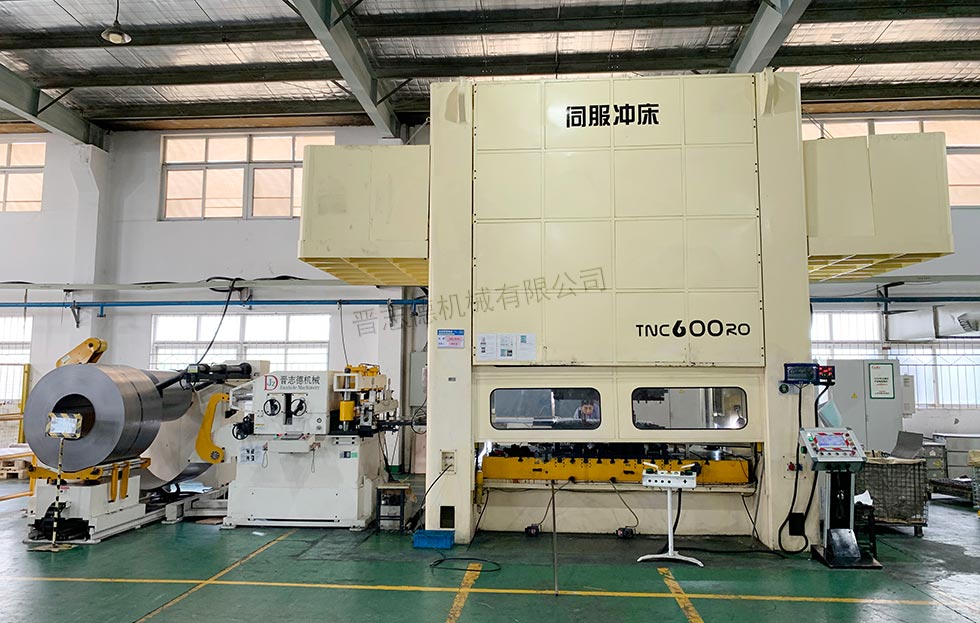 大噸位伺服壓力機